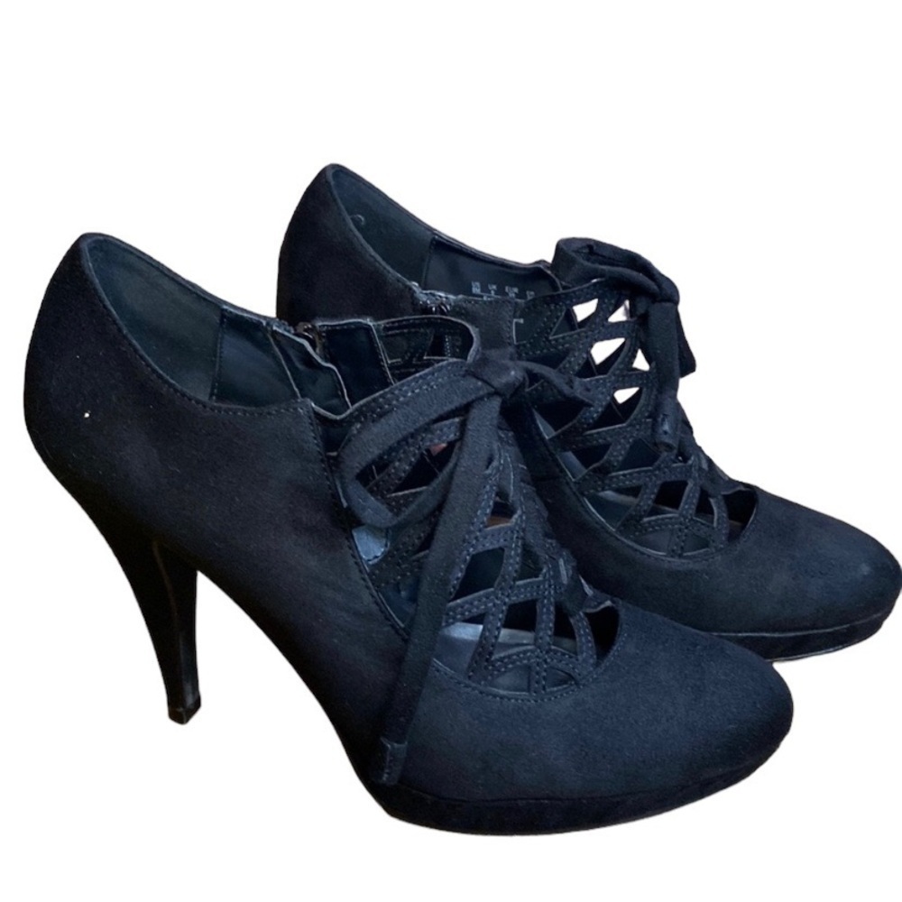 Naturalizer Black Suede Lace-Up Ankle Booties